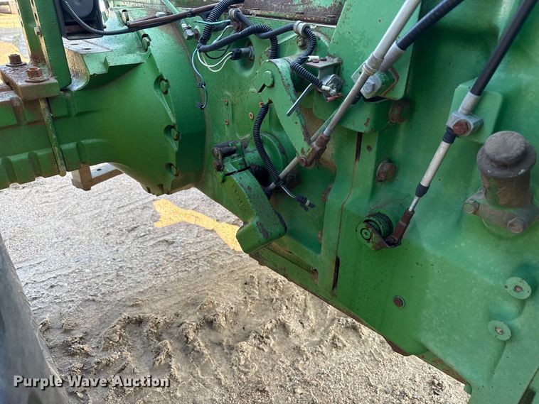 image for item ND9433 1983 John Deere 8450 4WD tractor