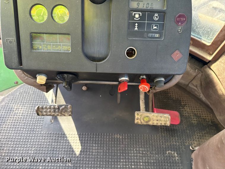 image for item ND9433 1983 John Deere 8450 4WD tractor