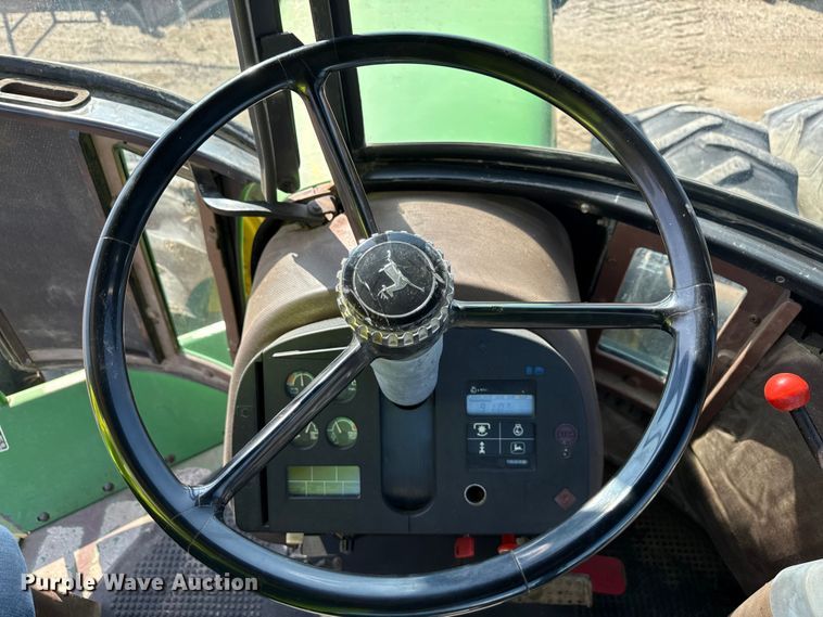 image for item ND9433 1983 John Deere 8450 4WD tractor