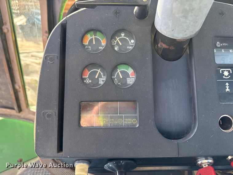 image for item ND9433 1983 John Deere 8450 4WD tractor