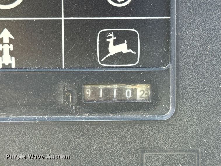 image for item ND9433 1983 John Deere 8450 4WD tractor