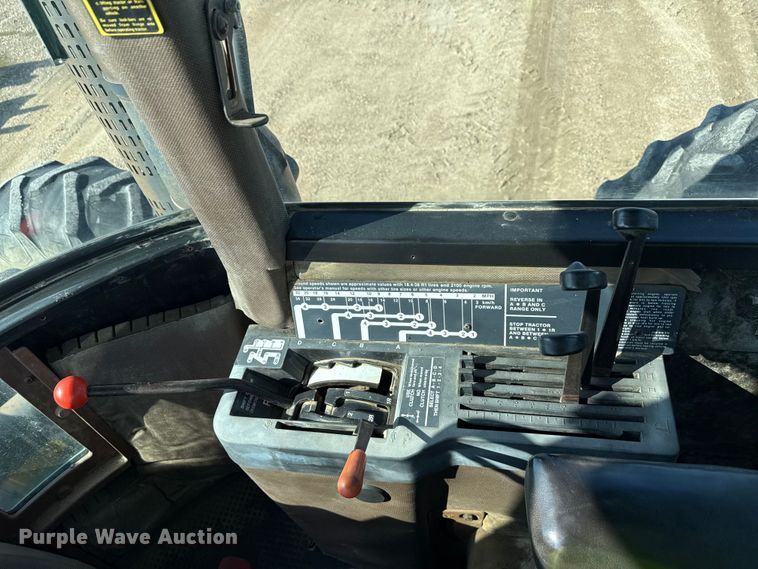 image for item ND9433 1983 John Deere 8450 4WD tractor