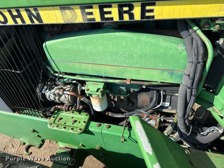 image for item ND9433 1983 John Deere 8450 4WD tractor