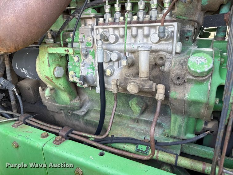 image for item ND9433 1983 John Deere 8450 4WD tractor