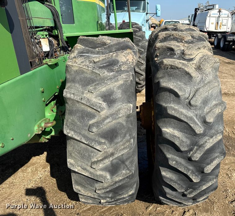 image for item ND9433 1983 John Deere 8450 4WD tractor