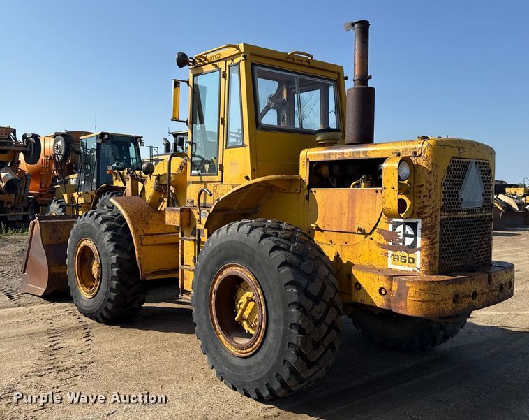 image for item ND9434 1969 Caterpillar 950 wheel loader