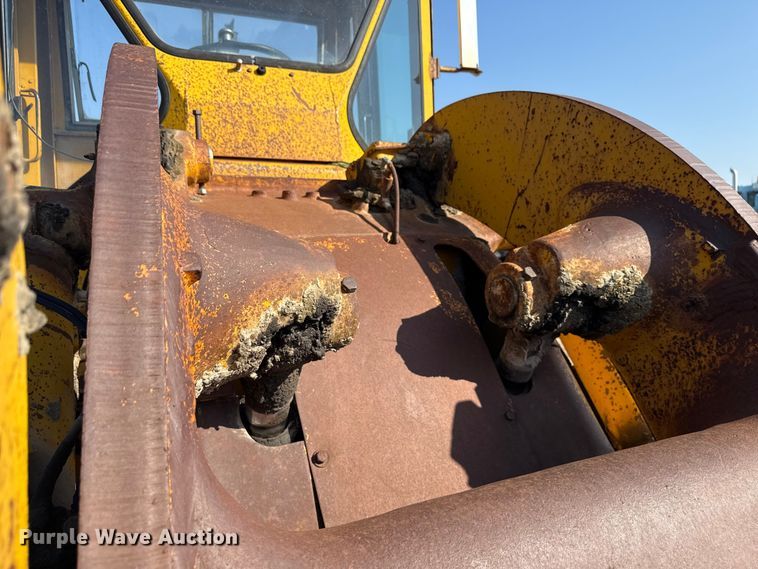 image for item ND9434 1969 Caterpillar 950 wheel loader