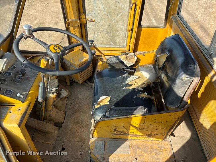 image for item ND9434 1969 Caterpillar 950 wheel loader