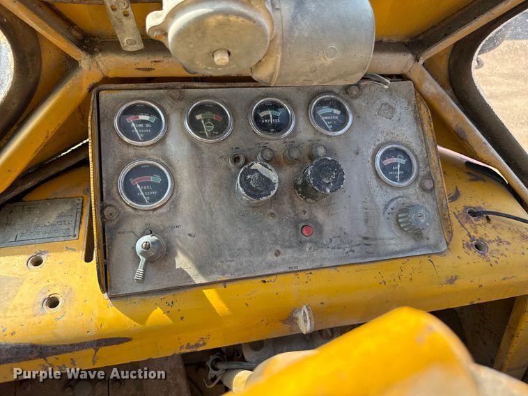 image for item ND9434 1969 Caterpillar 950 wheel loader