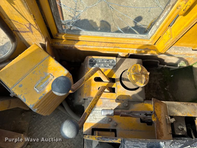 image for item ND9434 1969 Caterpillar 950 wheel loader