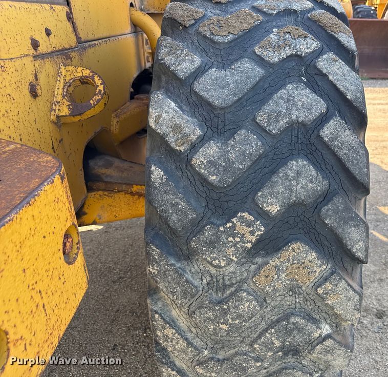 image for item ND9434 1969 Caterpillar 950 wheel loader