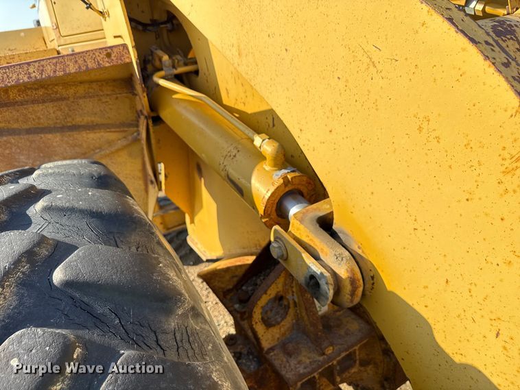 image for item ND9436 1997 Caterpillar 938F wheel loader