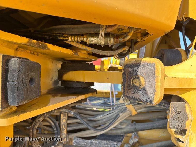 image for item ND9436 1997 Caterpillar 938F wheel loader