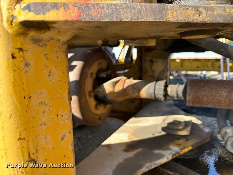 image for item ND9436 1997 Caterpillar 938F wheel loader