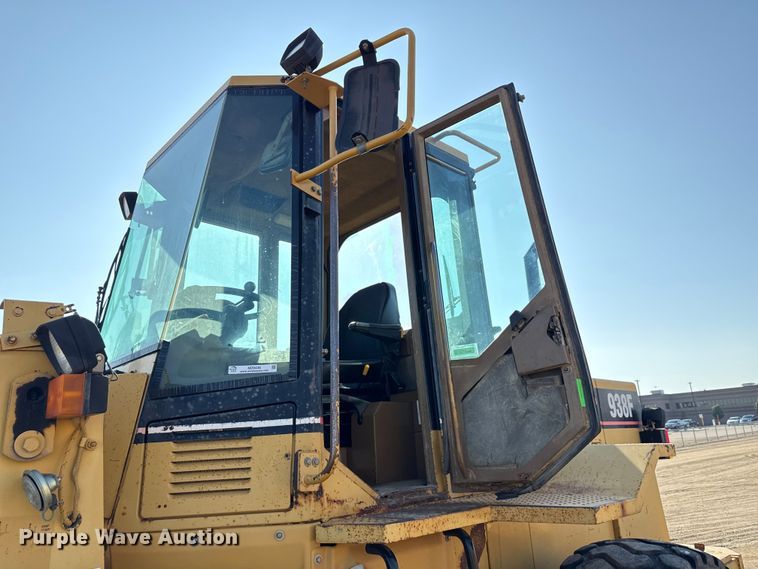 image for item ND9436 1997 Caterpillar 938F wheel loader