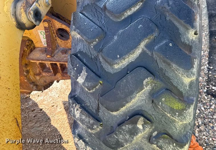 image for item ND9436 1997 Caterpillar 938F wheel loader