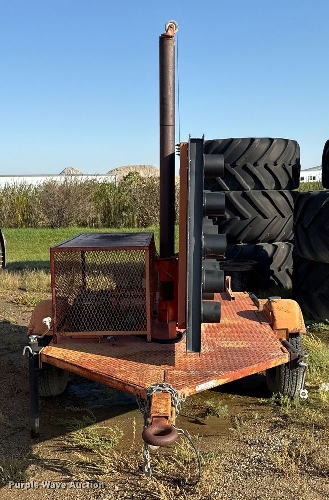 image for item ND9438 Arrow board trailer