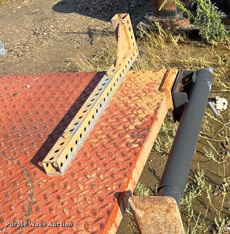 image for item ND9438 Arrow board trailer