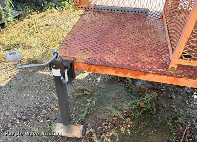 image for item ND9438 Arrow board trailer