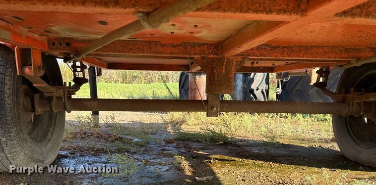 image for item ND9438 Arrow board trailer