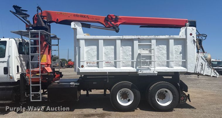 image for item NU9559 2009 International WorkStar 7500 grapple crane truck