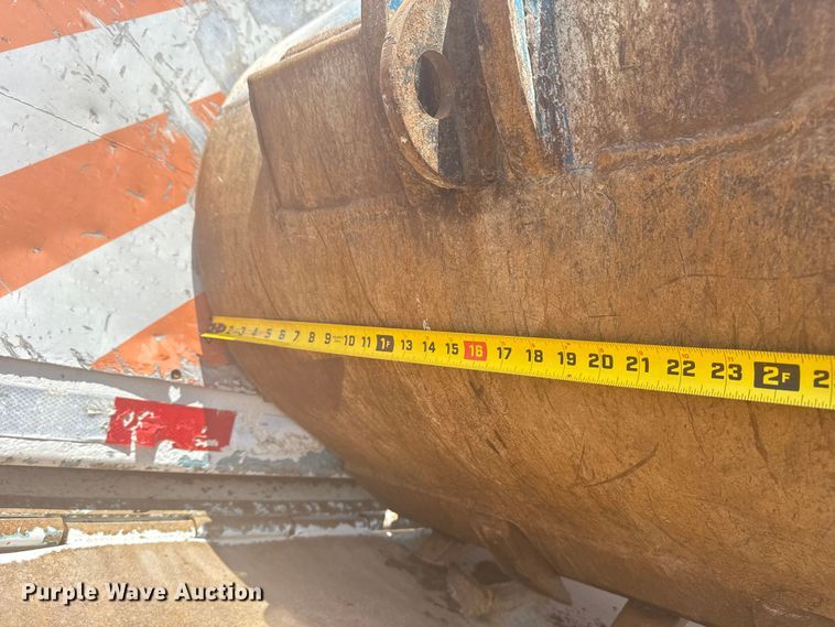 image for item NU9559 2009 International WorkStar 7500 grapple crane truck