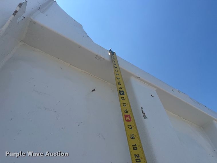 image for item NU9559 2009 International WorkStar 7500 grapple crane truck