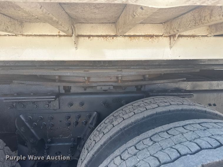 image for item NU9559 2009 International WorkStar 7500 grapple crane truck