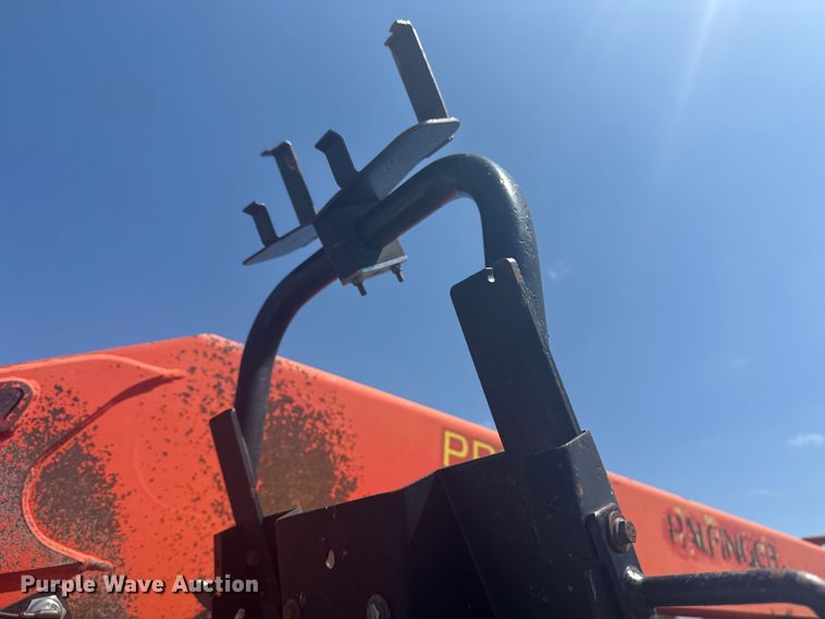 image for item NU9559 2009 International WorkStar 7500 grapple crane truck