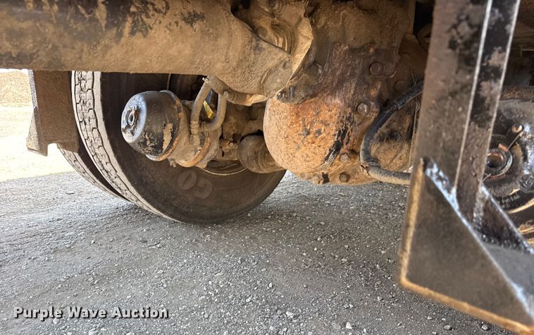 image for item NU9559 2009 International WorkStar 7500 grapple crane truck