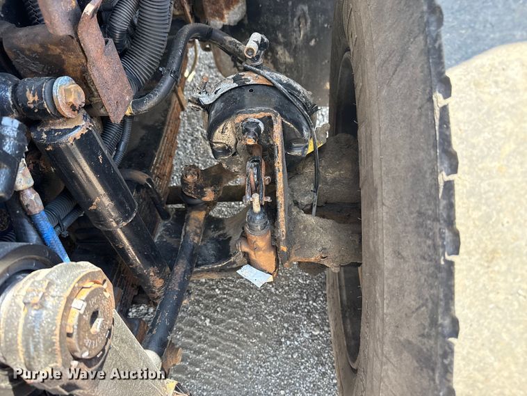 image for item NU9559 2009 International WorkStar 7500 grapple crane truck