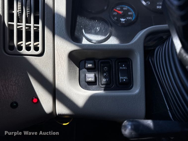 image for item NU9559 2009 International WorkStar 7500 grapple crane truck