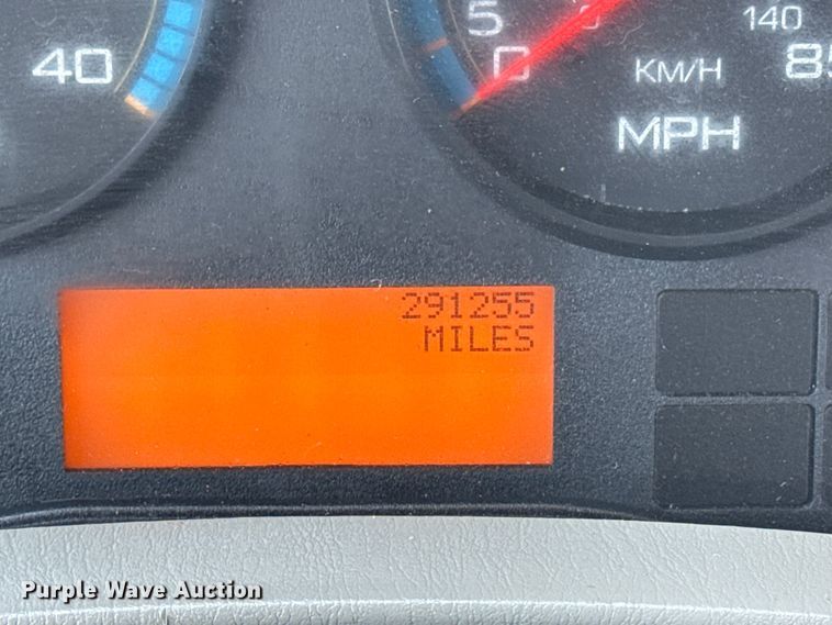 image for item NU9559 2009 International WorkStar 7500 grapple crane truck