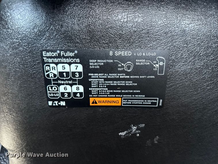 image for item NU9559 2009 International WorkStar 7500 grapple crane truck