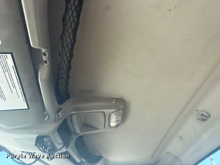 image for item NU9559 2009 International WorkStar 7500 grapple crane truck