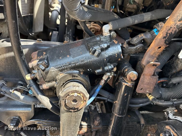 image for item NU9559 2009 International WorkStar 7500 grapple crane truck