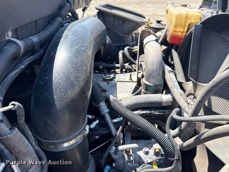 image for item NU9559 2009 International WorkStar 7500 grapple crane truck