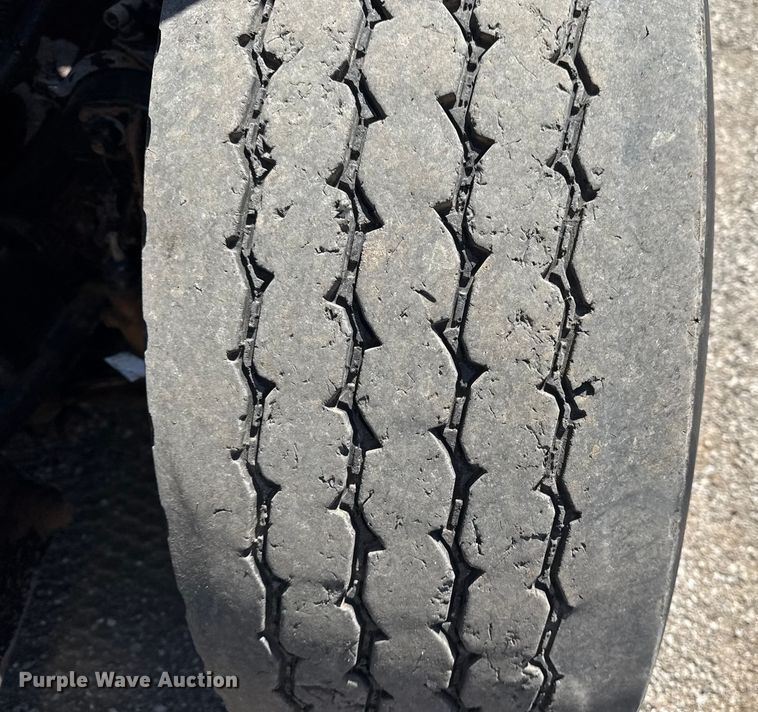 image for item NU9559 2009 International WorkStar 7500 grapple crane truck