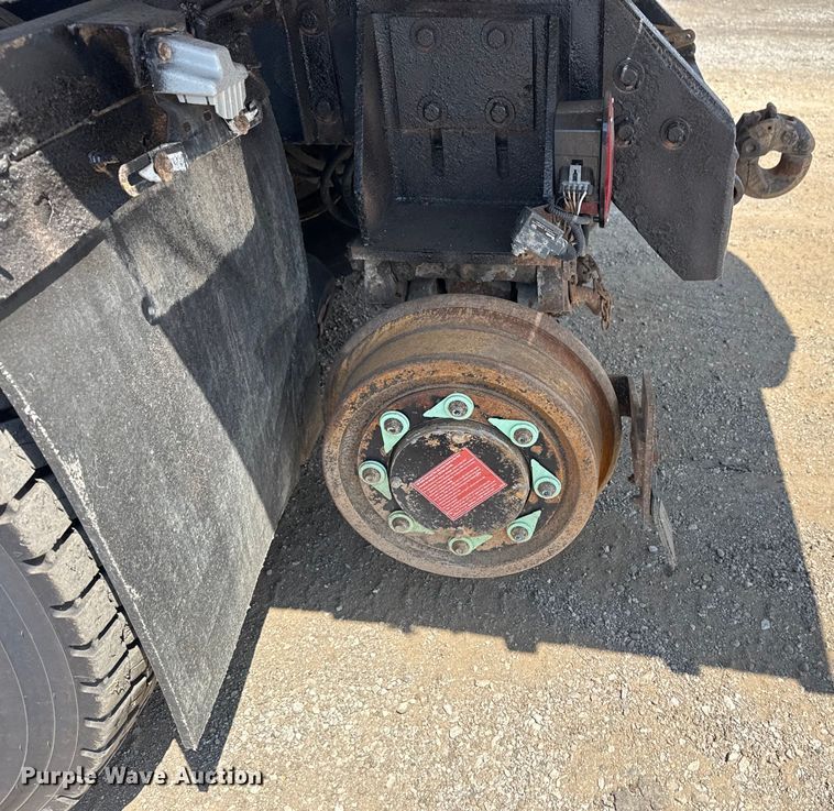 image for item NU9559 2009 International WorkStar 7500 grapple crane truck