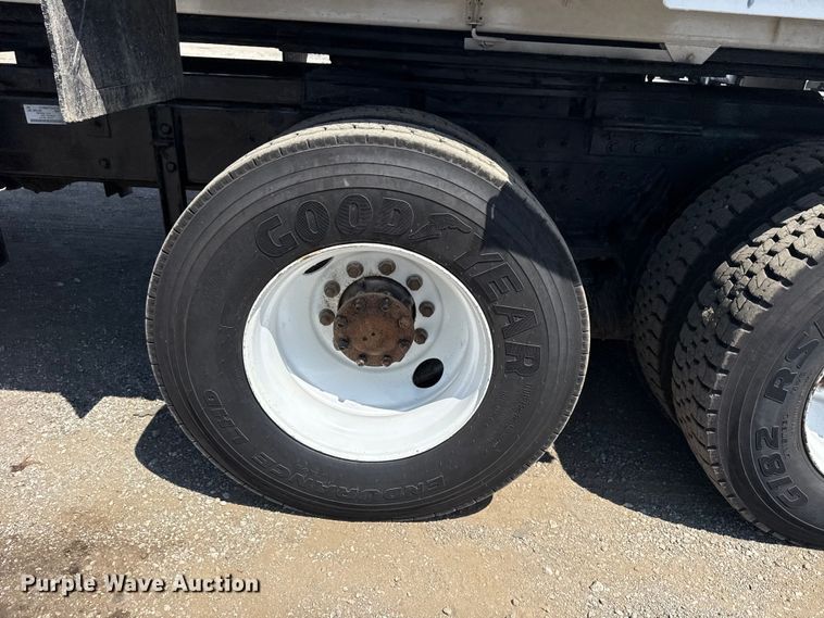 image for item NU9559 2009 International WorkStar 7500 grapple crane truck