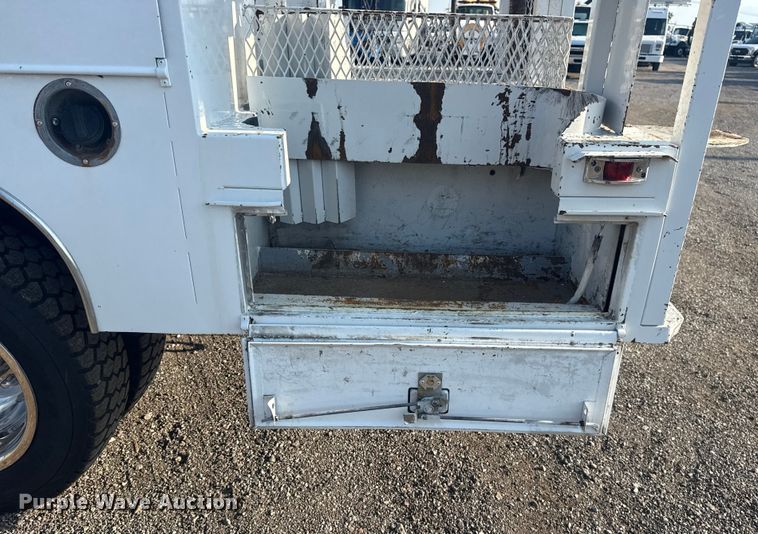 image for item NU9619 2013 Ford F450 Super Duty utility / service truck