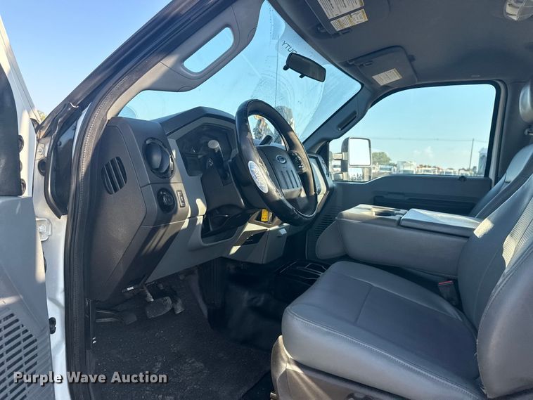 image for item NU9619 2013 Ford F450 Super Duty utility / service truck