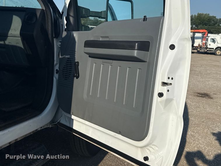 image for item NU9619 2013 Ford F450 Super Duty utility / service truck