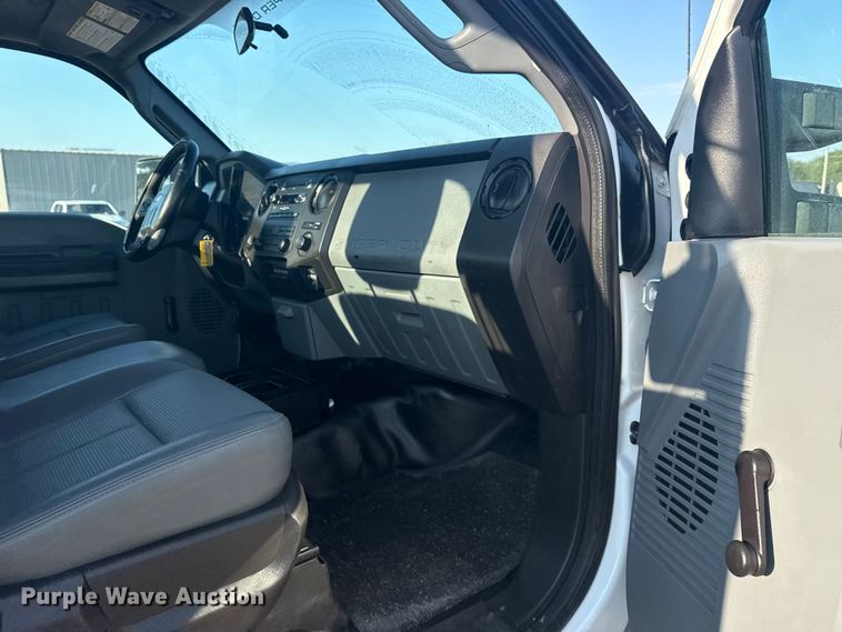 image for item NU9619 2013 Ford F450 Super Duty utility / service truck