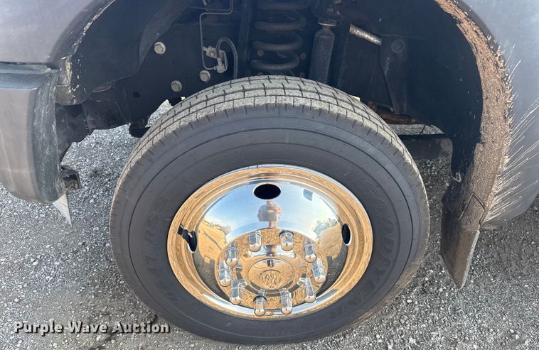 image for item NU9619 2013 Ford F450 Super Duty utility / service truck