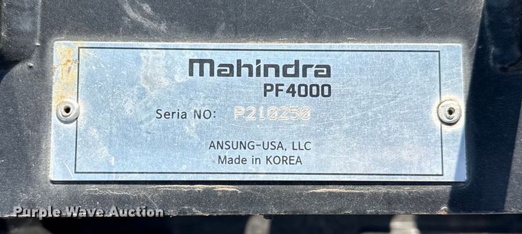 image for item NU9626 Mahindra PF4000 skid steer forks