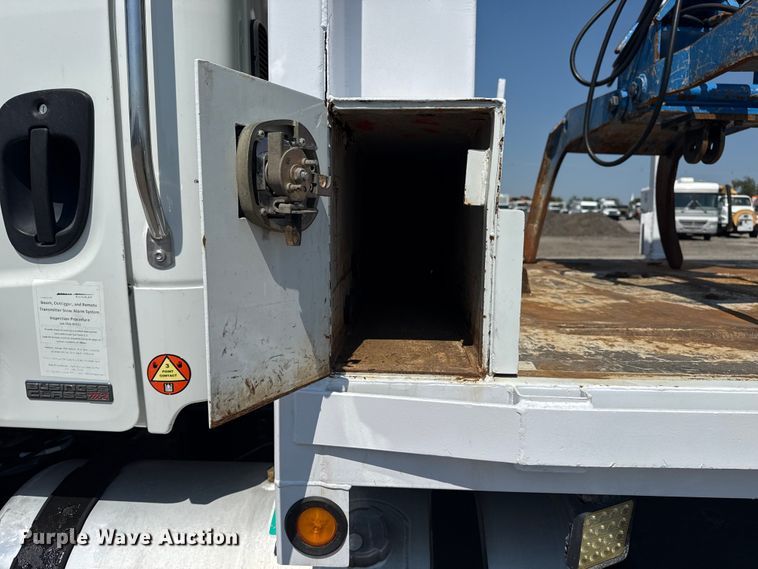 image for item NU9632 2012 Freightliner Business Class M2 grapple crane truck