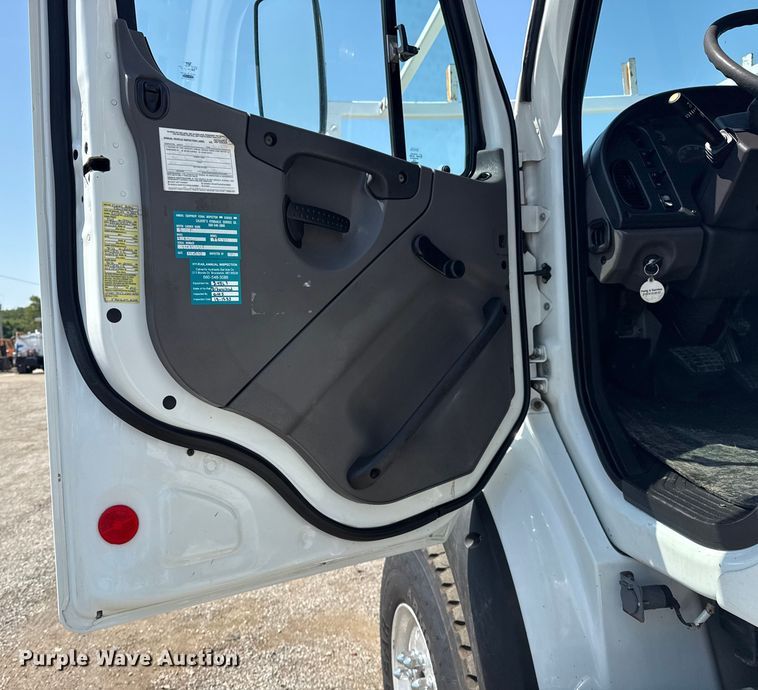 image for item NU9632 2012 Freightliner Business Class M2 grapple crane truck