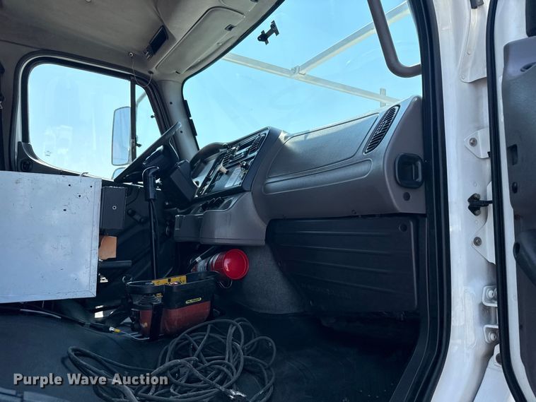 image for item NU9632 2012 Freightliner Business Class M2 grapple crane truck