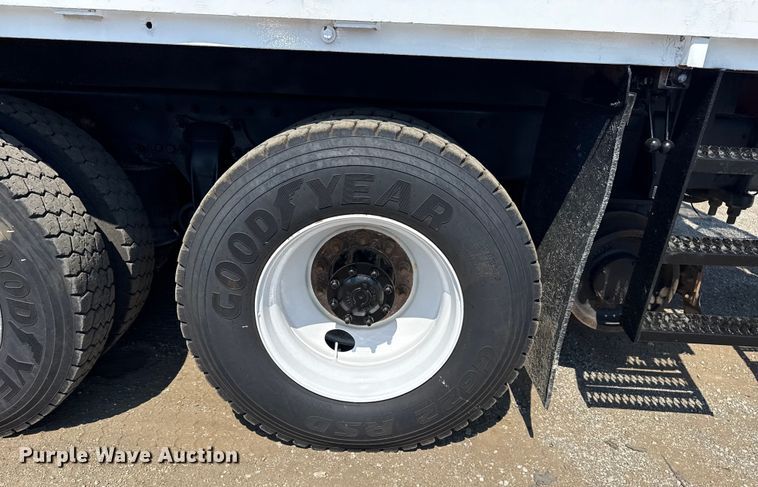 image for item NU9632 2012 Freightliner Business Class M2 grapple crane truck